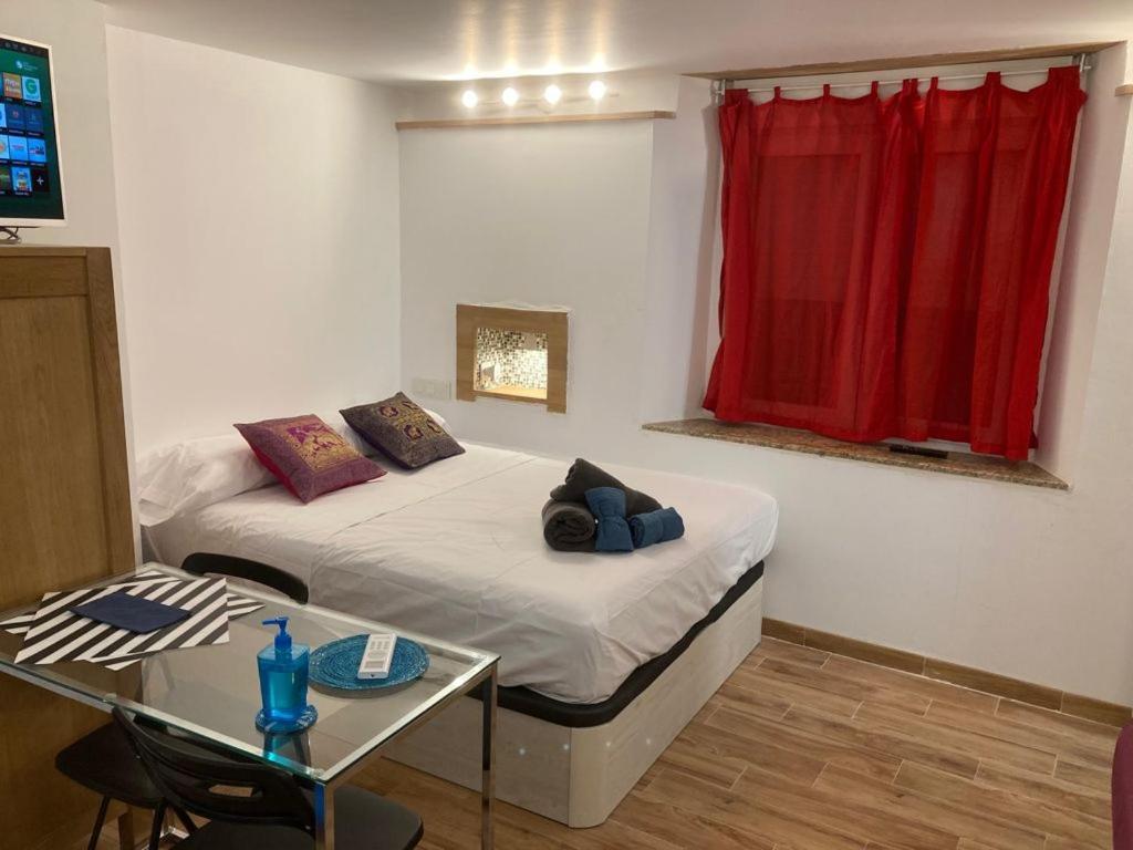 Malaguena Salerosa "Apartamento - Estudio Con Terraza" En Casa Tipica De 1 A 4 Dormitorios マラガ エクステリア 写真