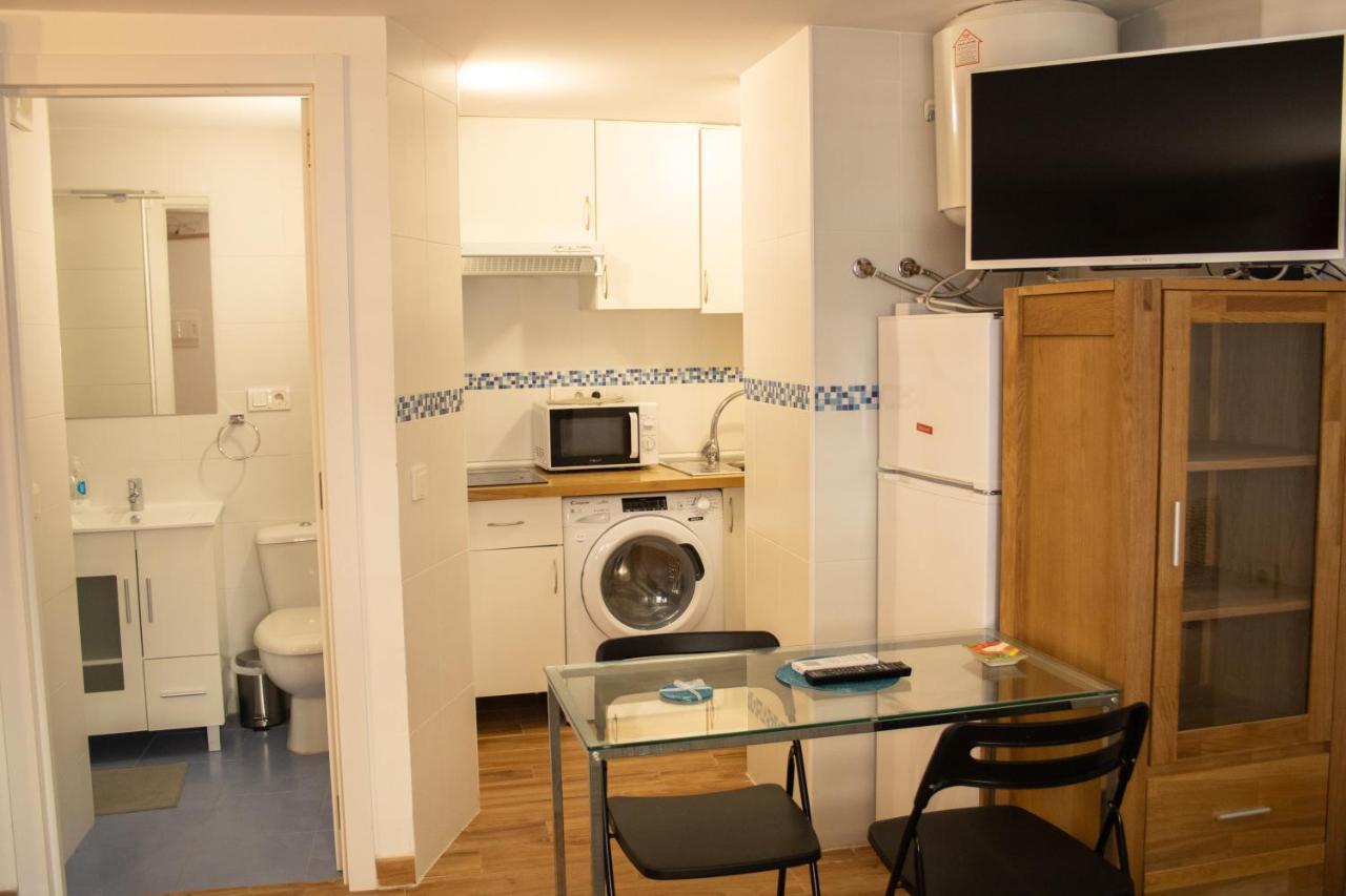 Malaguena Salerosa "Apartamento - Estudio Con Terraza" En Casa Tipica De 1 A 4 Dormitorios マラガ エクステリア 写真