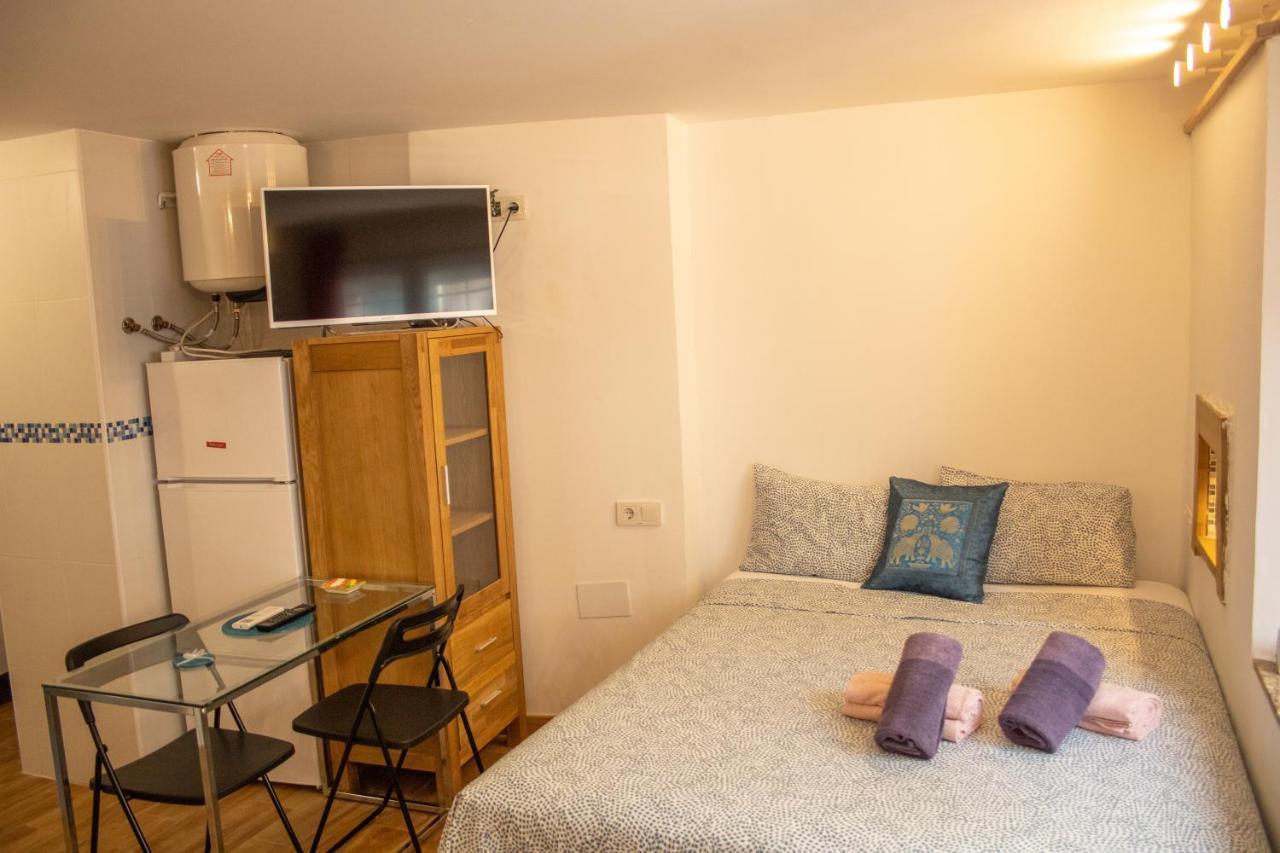 Malaguena Salerosa "Apartamento - Estudio Con Terraza" En Casa Tipica De 1 A 4 Dormitorios マラガ エクステリア 写真