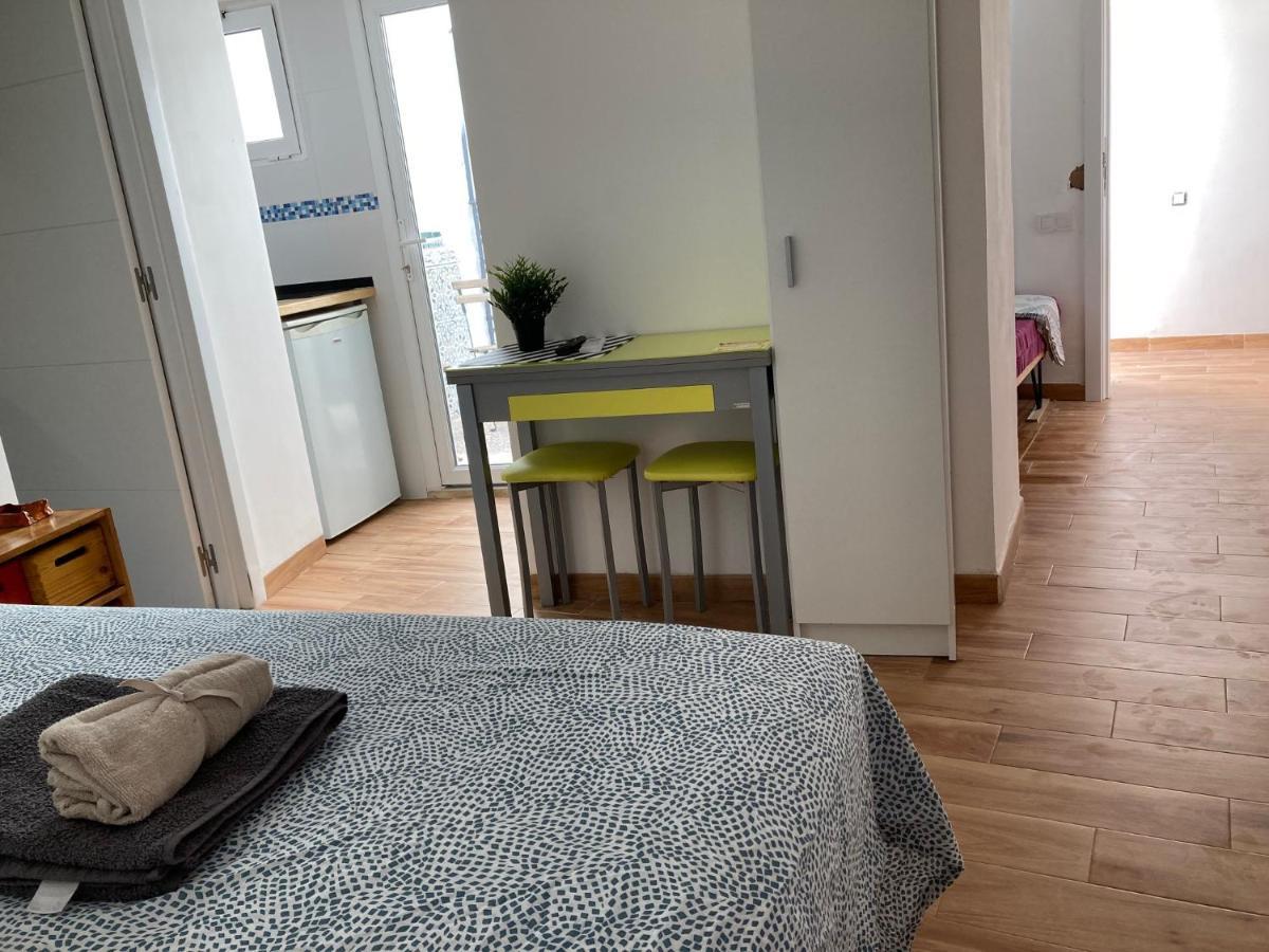 Malaguena Salerosa "Apartamento - Estudio Con Terraza" En Casa Tipica De 1 A 4 Dormitorios マラガ エクステリア 写真