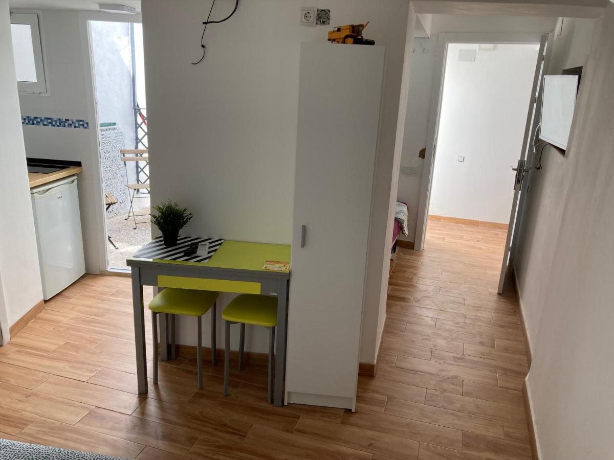 Malaguena Salerosa "Apartamento - Estudio Con Terraza" En Casa Tipica De 1 A 4 Dormitorios マラガ エクステリア 写真