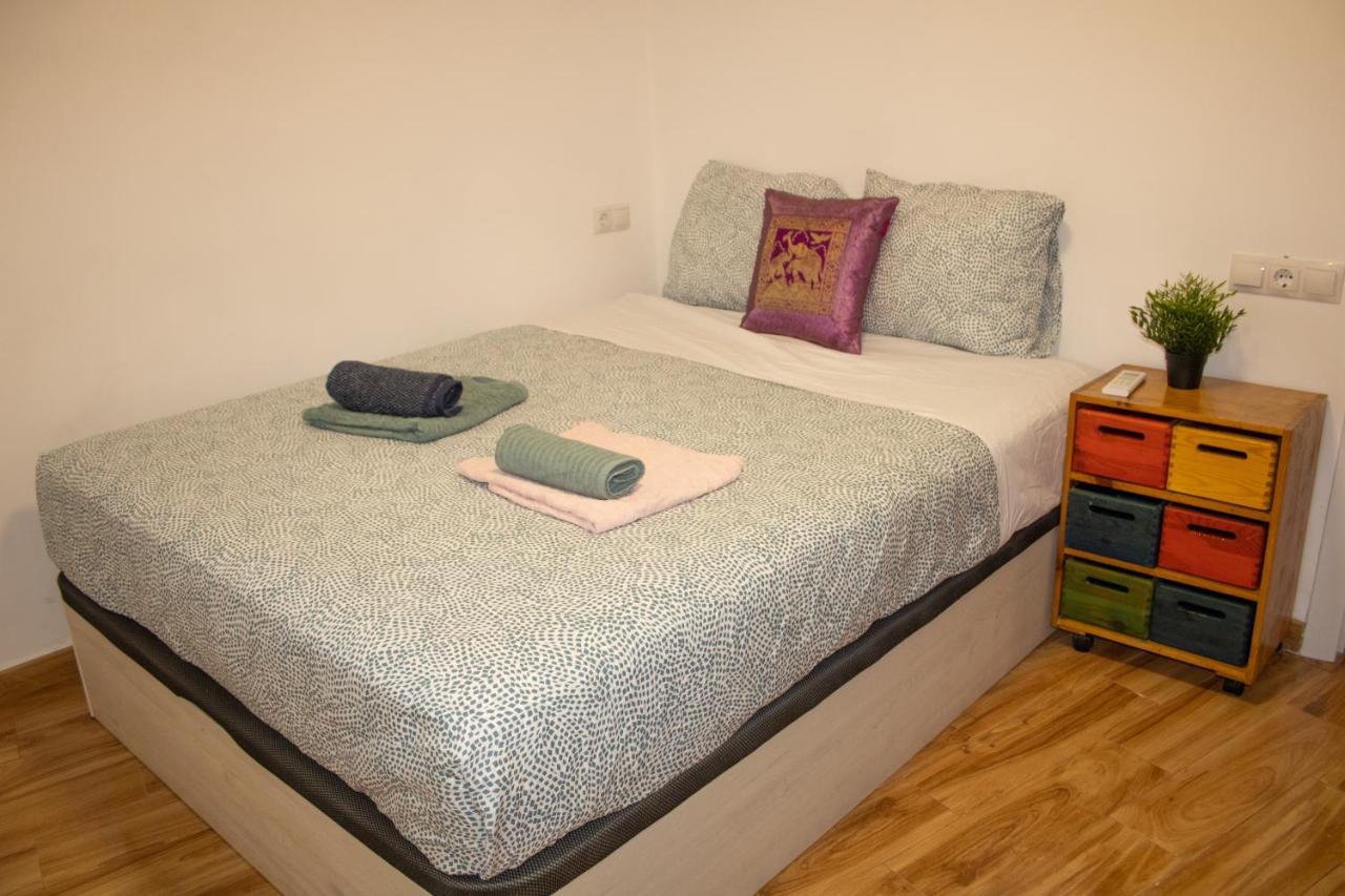 Malaguena Salerosa "Apartamento - Estudio Con Terraza" En Casa Tipica De 1 A 4 Dormitorios マラガ エクステリア 写真