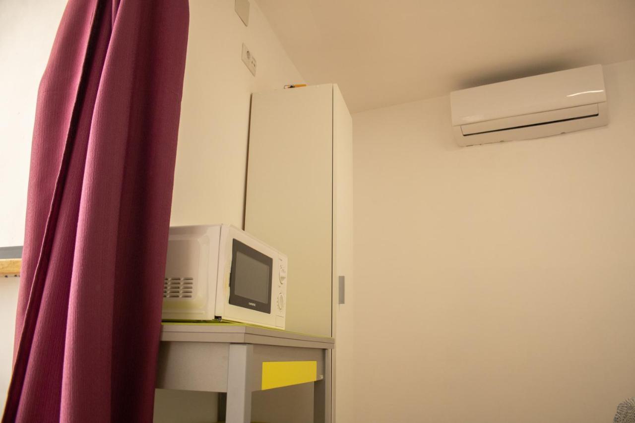 Malaguena Salerosa "Apartamento - Estudio Con Terraza" En Casa Tipica De 1 A 4 Dormitorios マラガ エクステリア 写真