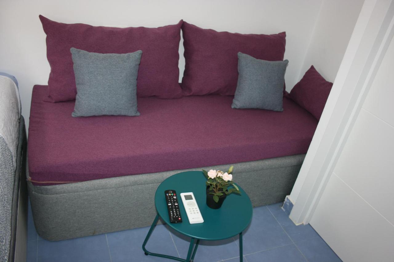 Malaguena Salerosa "Apartamento - Estudio Con Terraza" En Casa Tipica De 1 A 4 Dormitorios マラガ エクステリア 写真