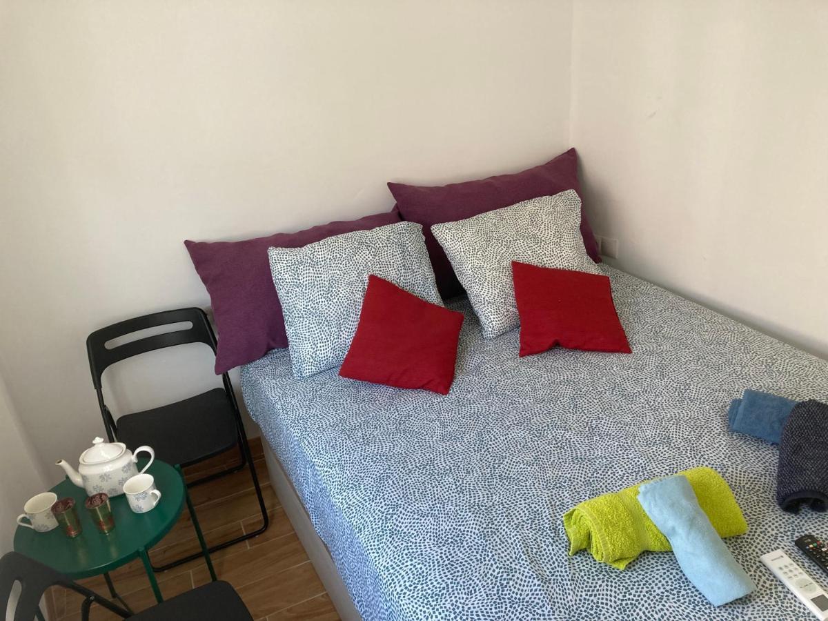 Malaguena Salerosa "Apartamento - Estudio Con Terraza" En Casa Tipica De 1 A 4 Dormitorios マラガ エクステリア 写真